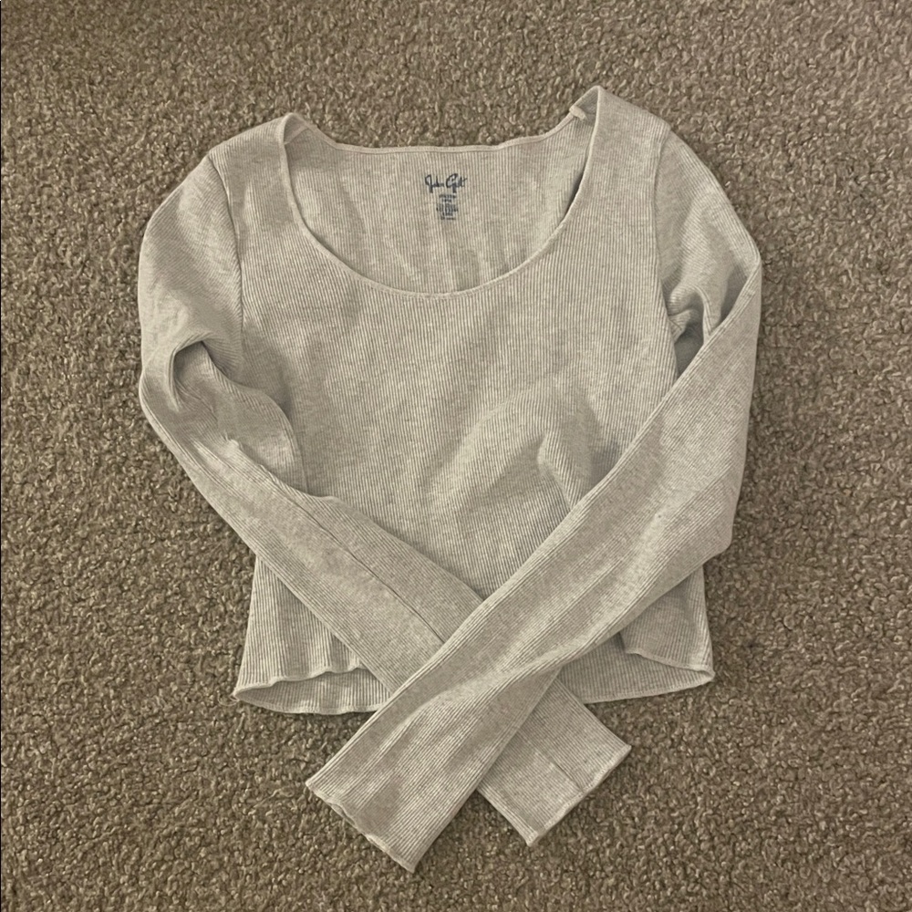 Brandy Melville/John Galt Light Gray cropped long sleeve